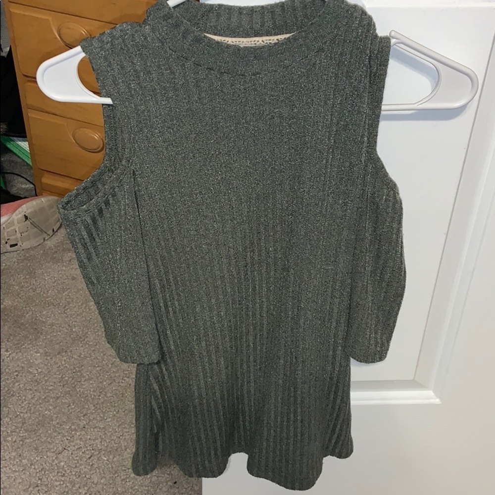 Green top with cut outs